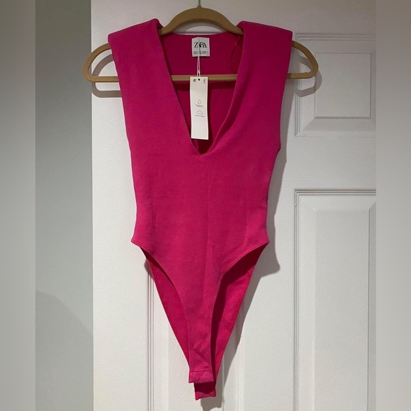 NWT Zara Fuchsia Shoulder Pad Bodysuit - Picture 2 of 3